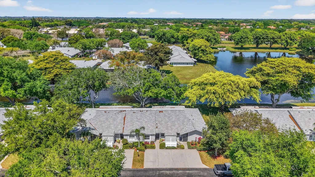 8901 Windtree Street Boca Raton FL 33496