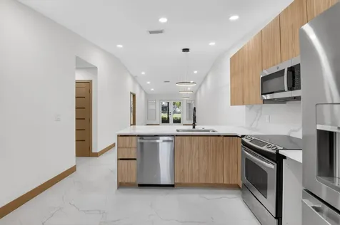 8901 Windtree Street Boca Raton FL 33496