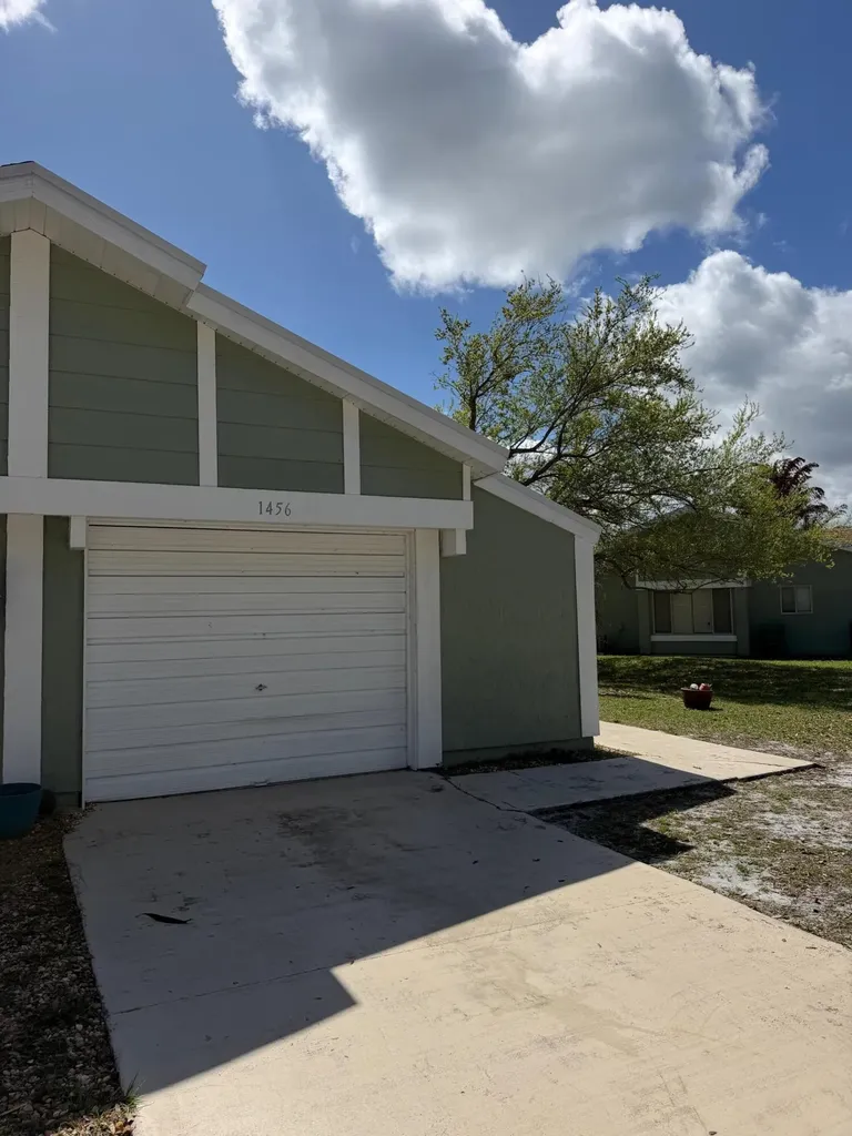1456 SE Rivergreen Circle Port St Lucie FL 34952