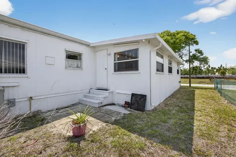 7338 SE Redbird Circle Hobe Sound FL 33455