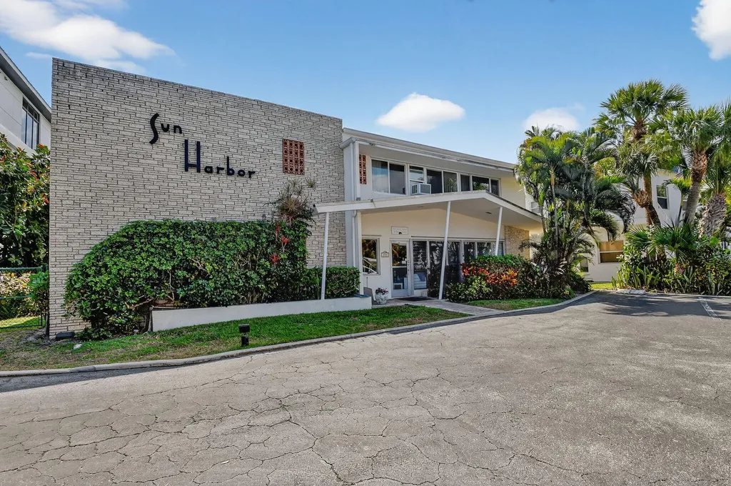 214 Inlet Way Palm Beach Shores FL 33404