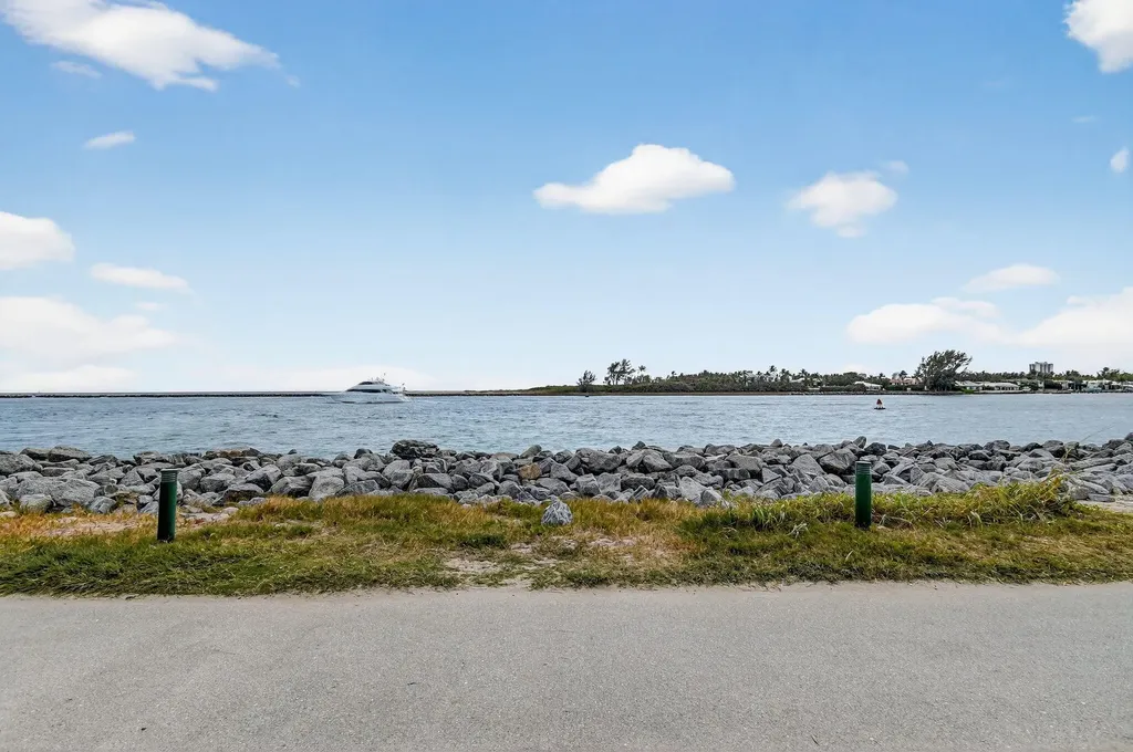 214 Inlet Way Palm Beach Shores FL 33404