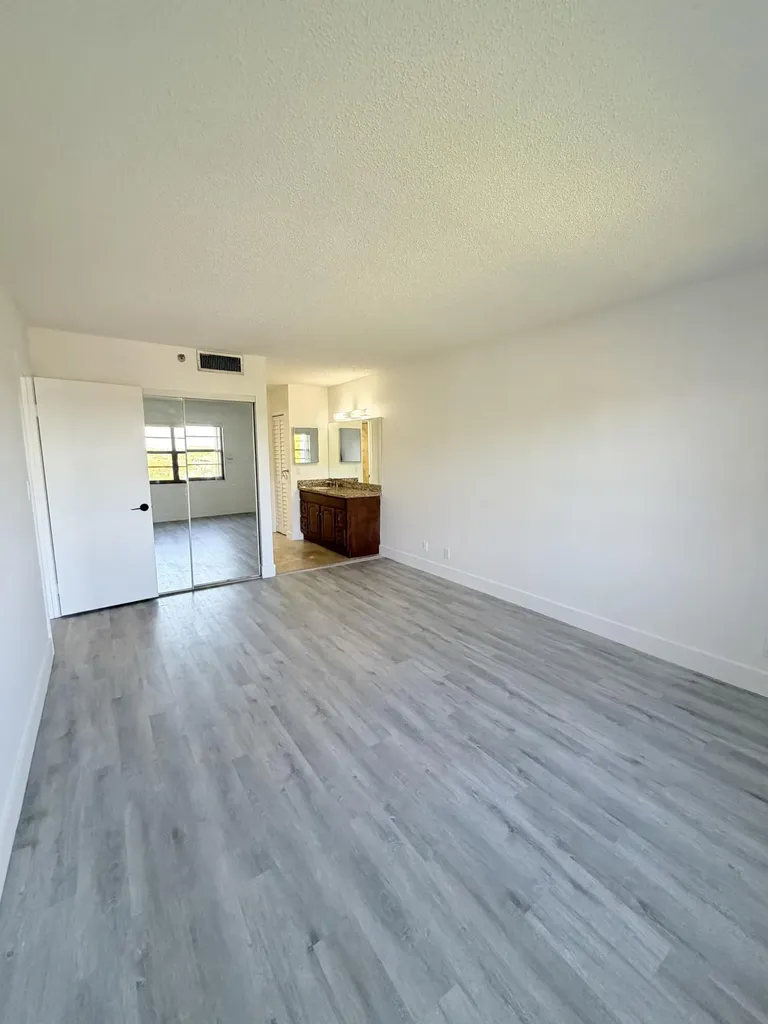 9235 SW 8th Street Boca Raton FL 33428