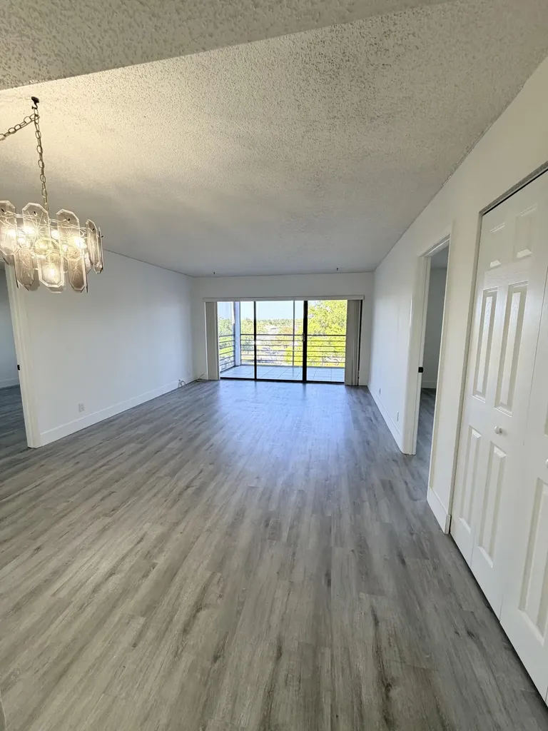 9235 SW 8th Street Boca Raton FL 33428