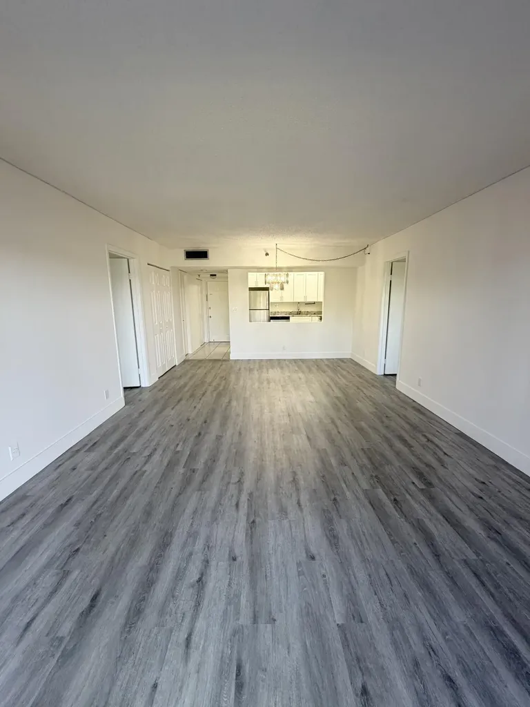 9235 SW 8th Street Boca Raton FL 33428