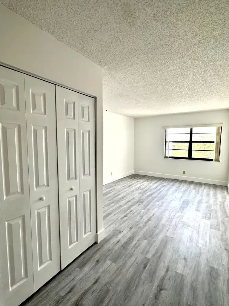9235 SW 8th Street Boca Raton FL 33428