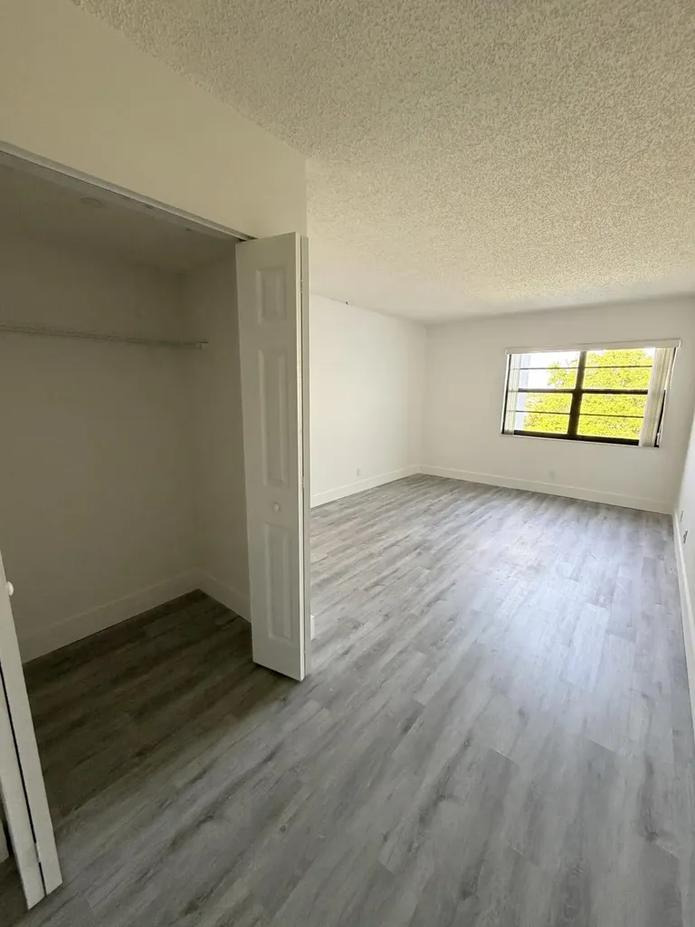 9235 SW 8th Street Boca Raton FL 33428