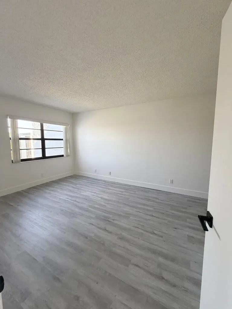 9235 SW 8th Street Boca Raton FL 33428