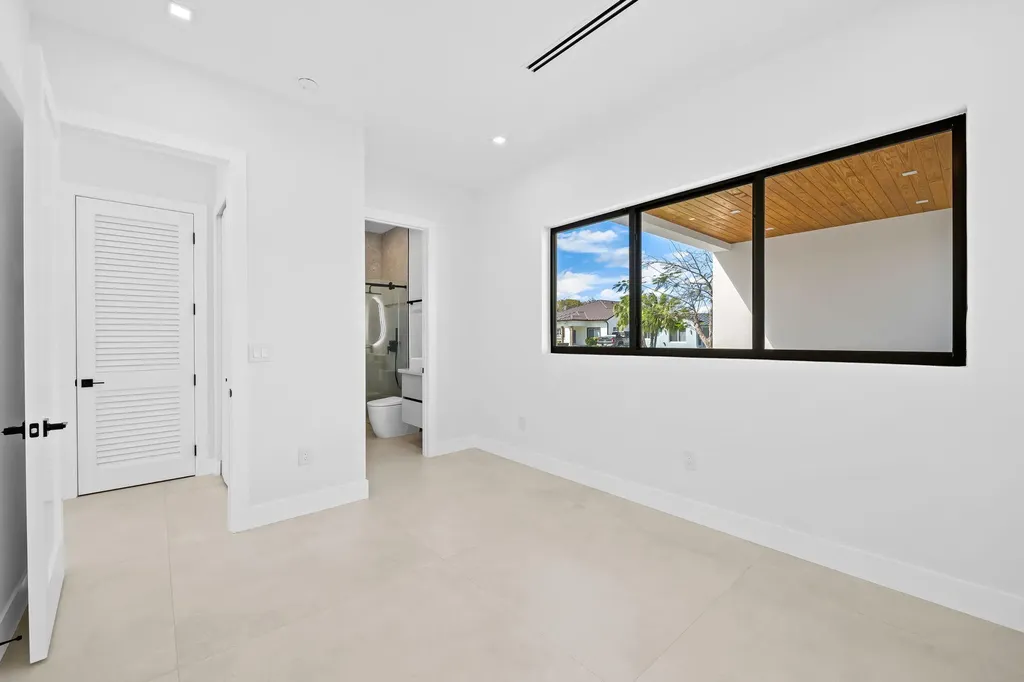 2324 SW 26th Street Miami FL 33133