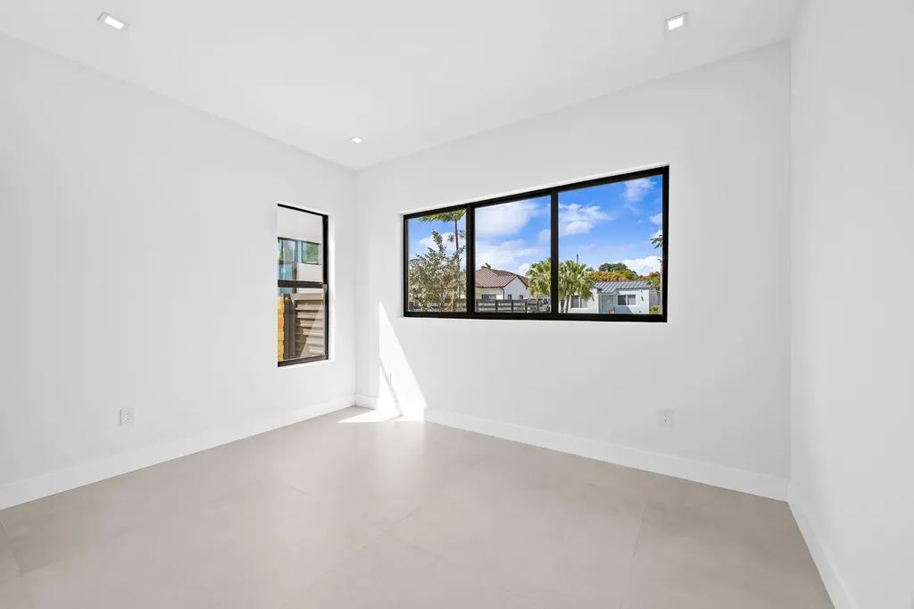 2324 SW 26th Street Miami FL 33133