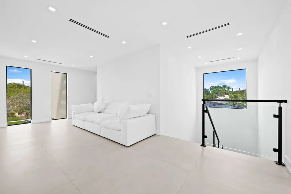 2324 SW 26th Street Miami FL 33133