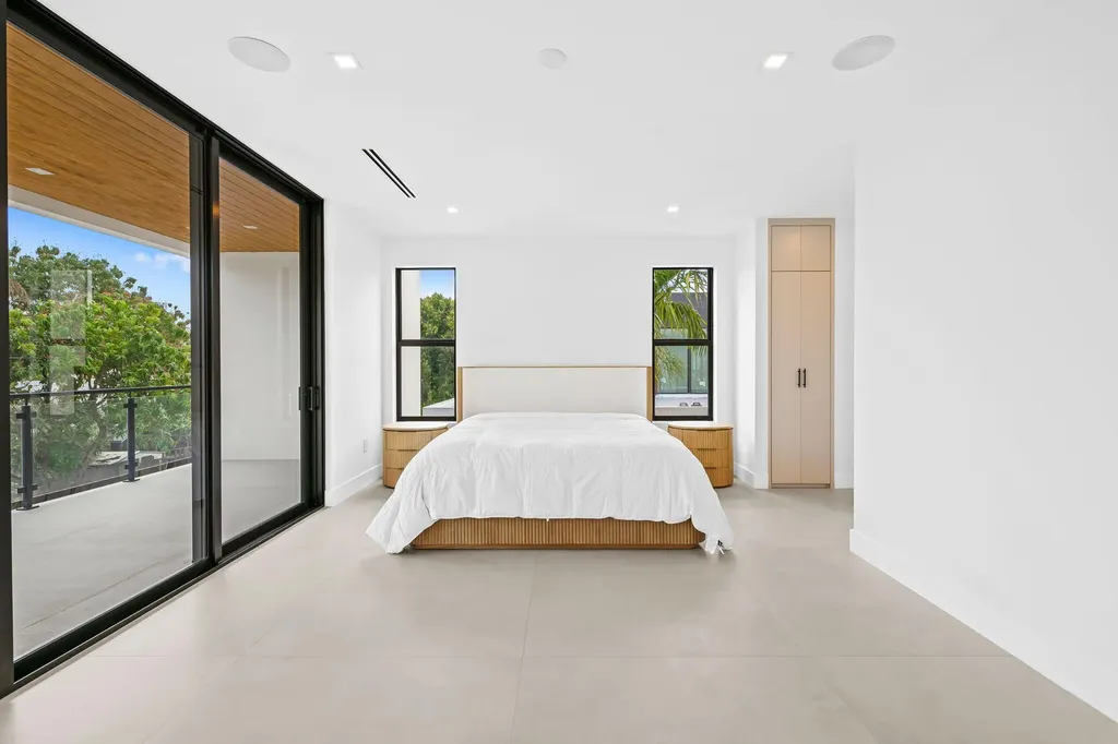 2324 SW 26th Street Miami FL 33133
