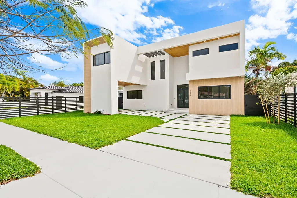 2324 SW 26th Street Miami FL 33133