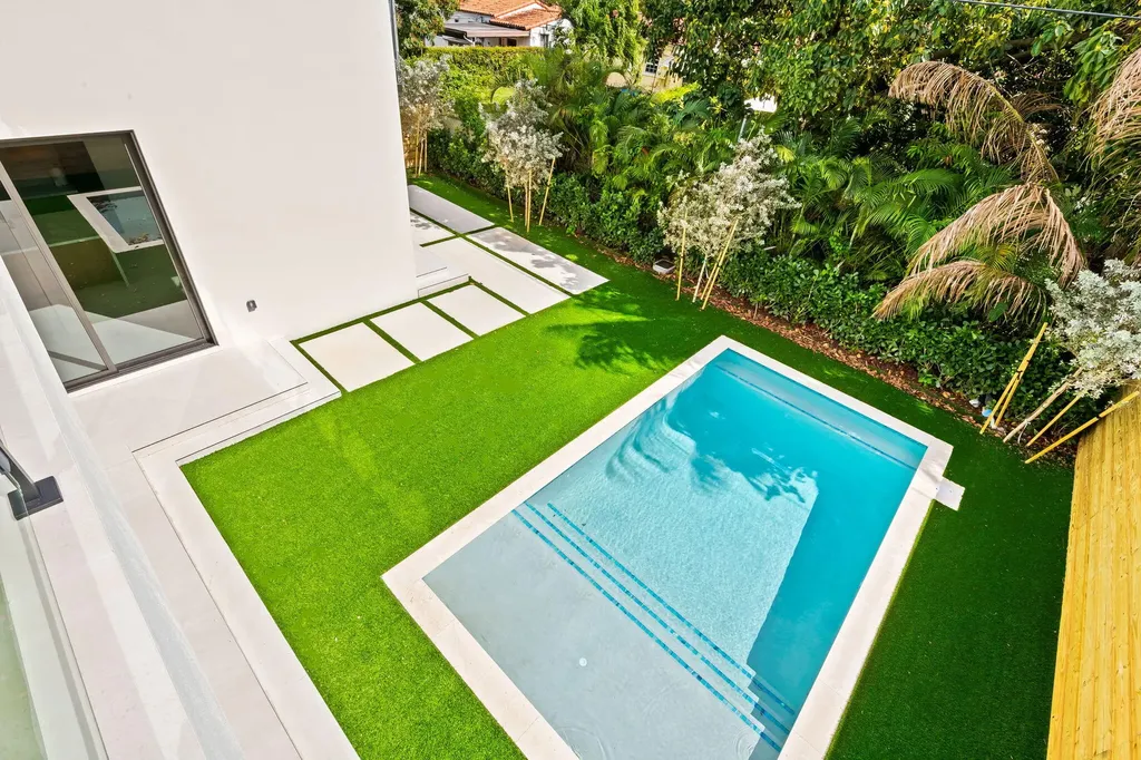 2324 SW 26th Street Miami FL 33133