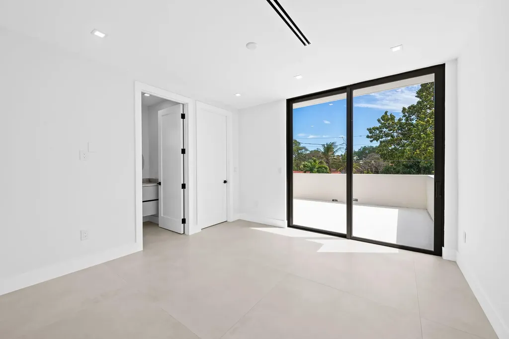2324 SW 26th Street Miami FL 33133