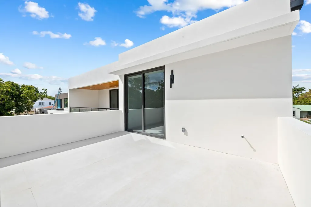 2324 SW 26th Street Miami FL 33133