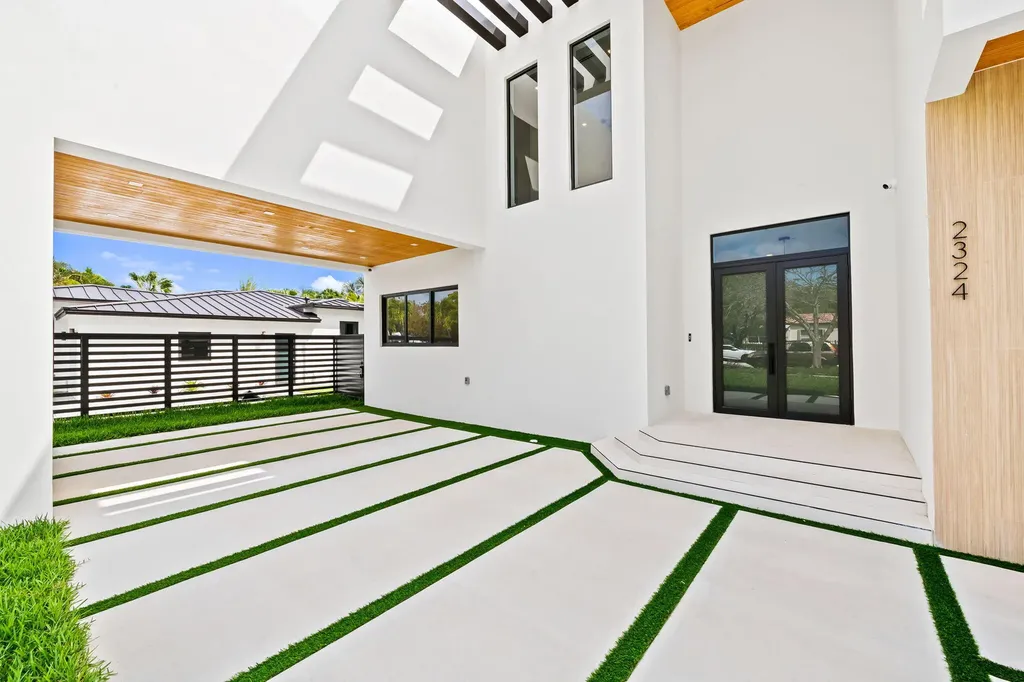 2324 SW 26th Street Miami FL 33133