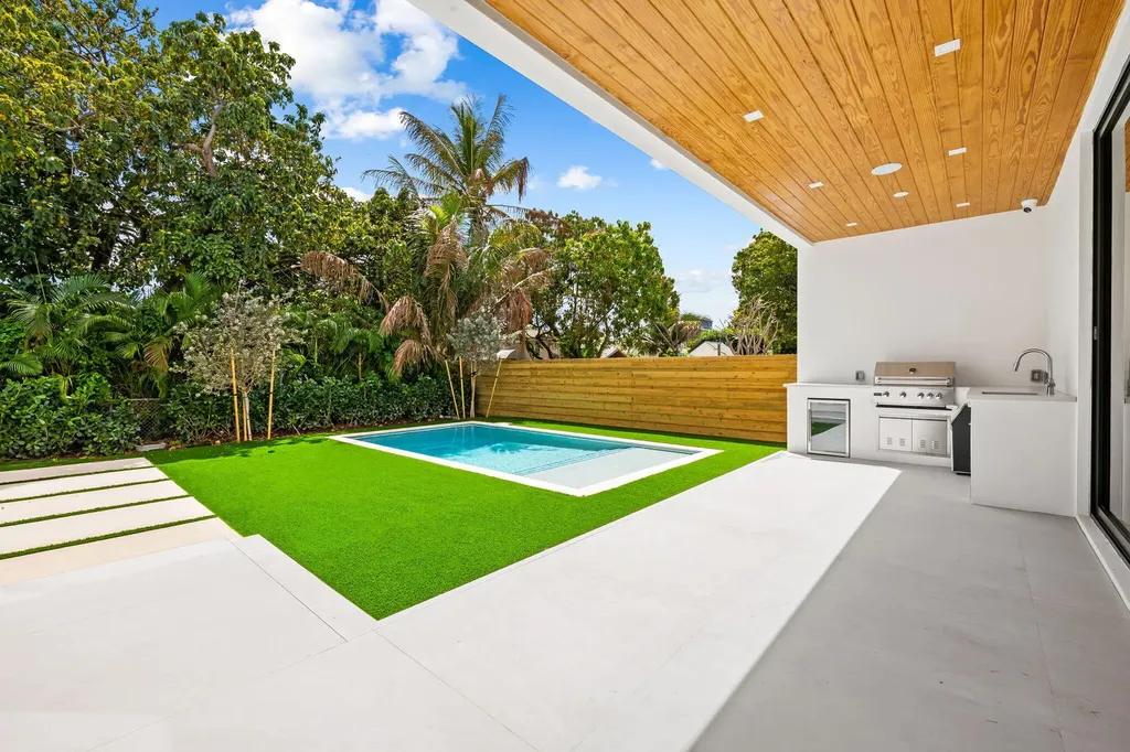 2324 SW 26th Street Miami FL 33133