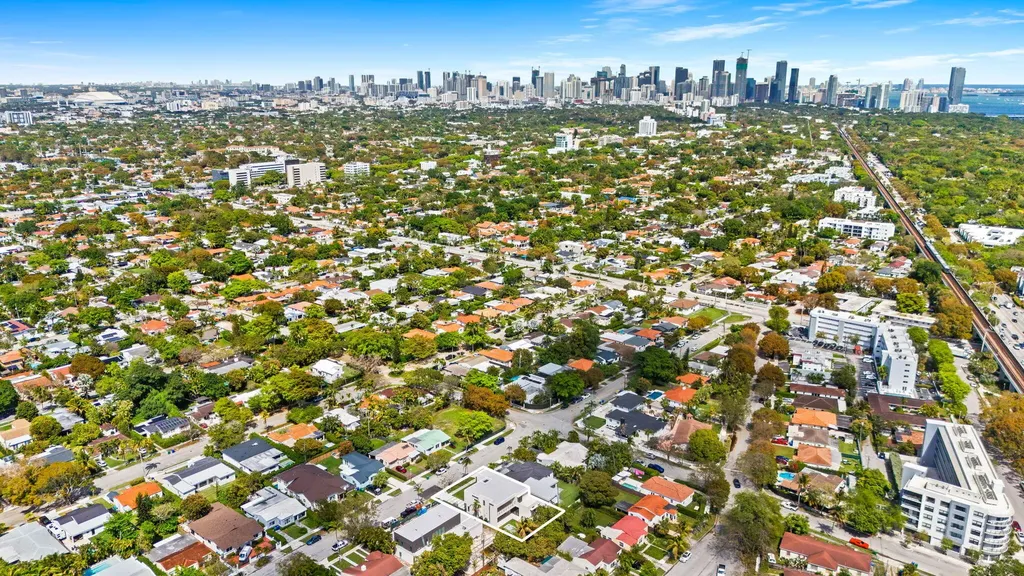 2324 SW 26th Street Miami FL 33133