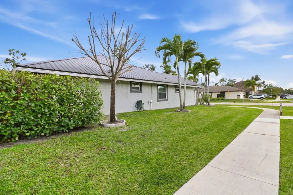 1424 Primrose Lane Wellington FL 33414
