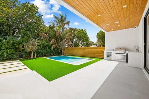 2324 SW 26th Street Miami FL 33133