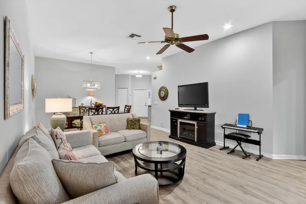 8446 Via Serena Boca Raton FL 33433