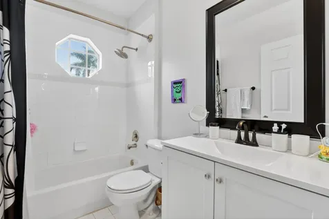 8446 Via Serena Boca Raton FL 33433