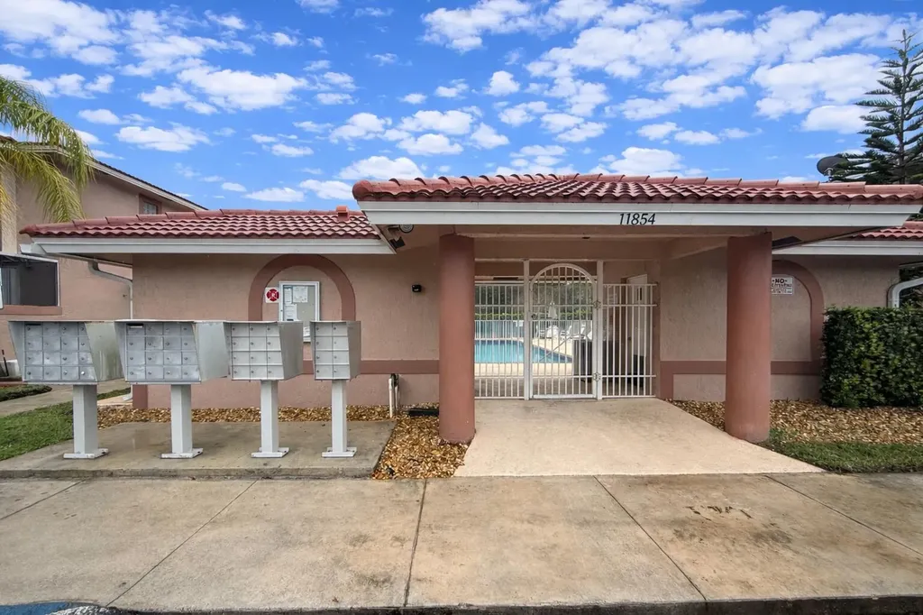 11824 Royal Palm Boulevard Coral Springs FL 33065