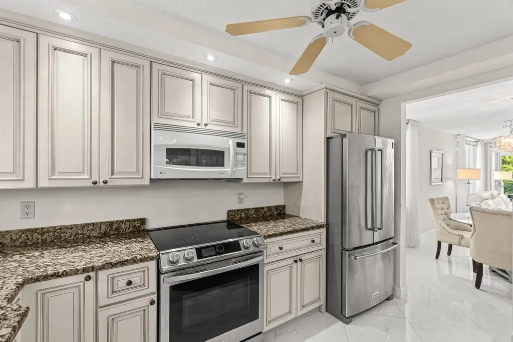 2010 S Federal Highway Boynton Beach FL 33435