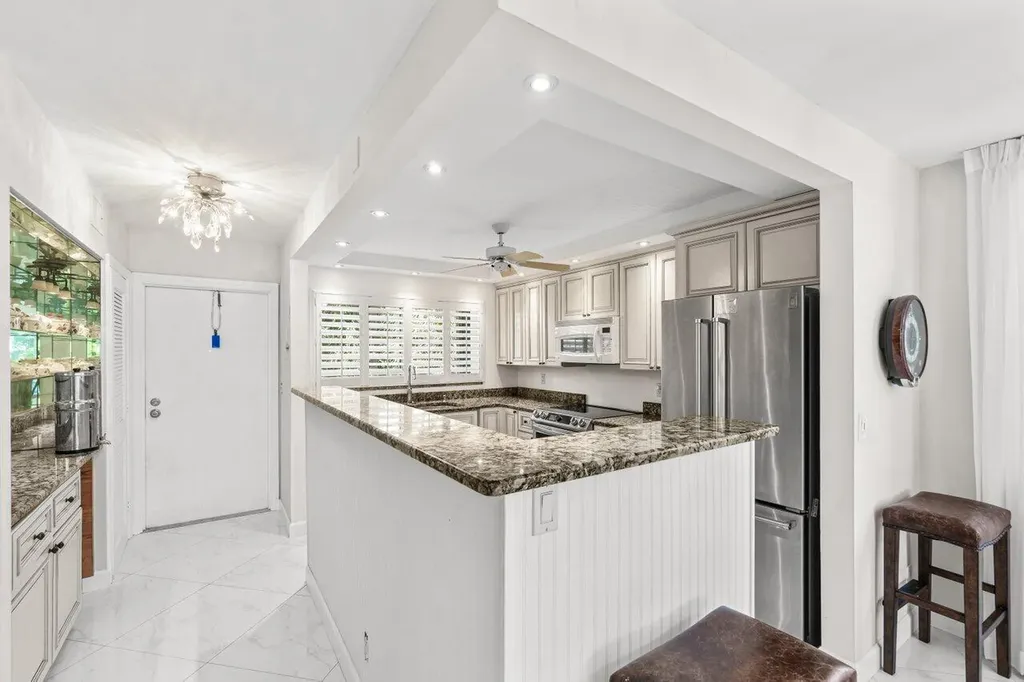 2010 S Federal Highway Boynton Beach FL 33435