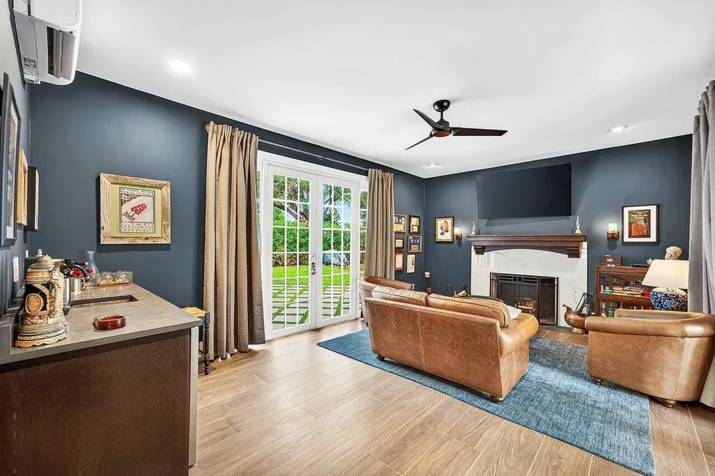 321 SW 1st Avenue Boynton Beach FL 33435