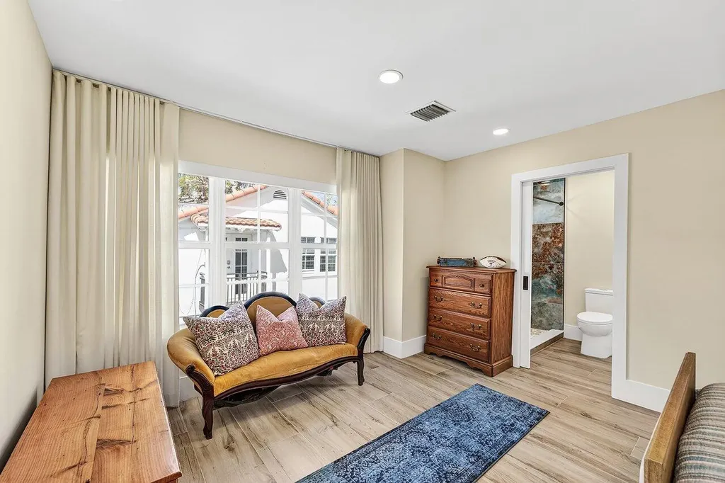 321 SW 1st Avenue Boynton Beach FL 33435