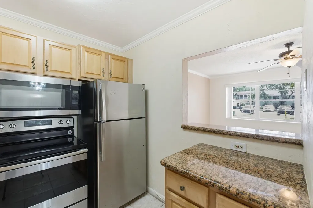 115 Markham F Deerfield Beach FL 33442