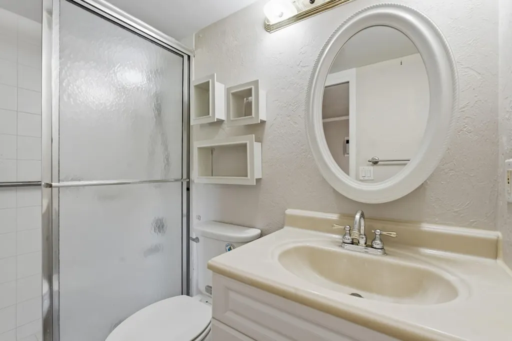 115 Markham F Deerfield Beach FL 33442