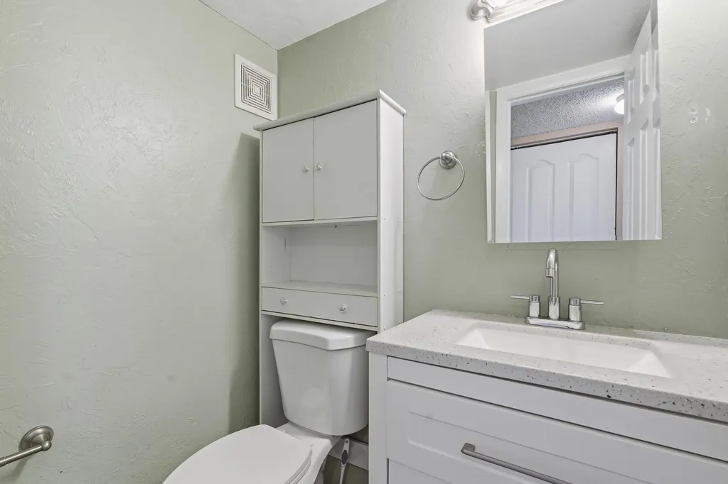 115 Markham F Deerfield Beach FL 33442