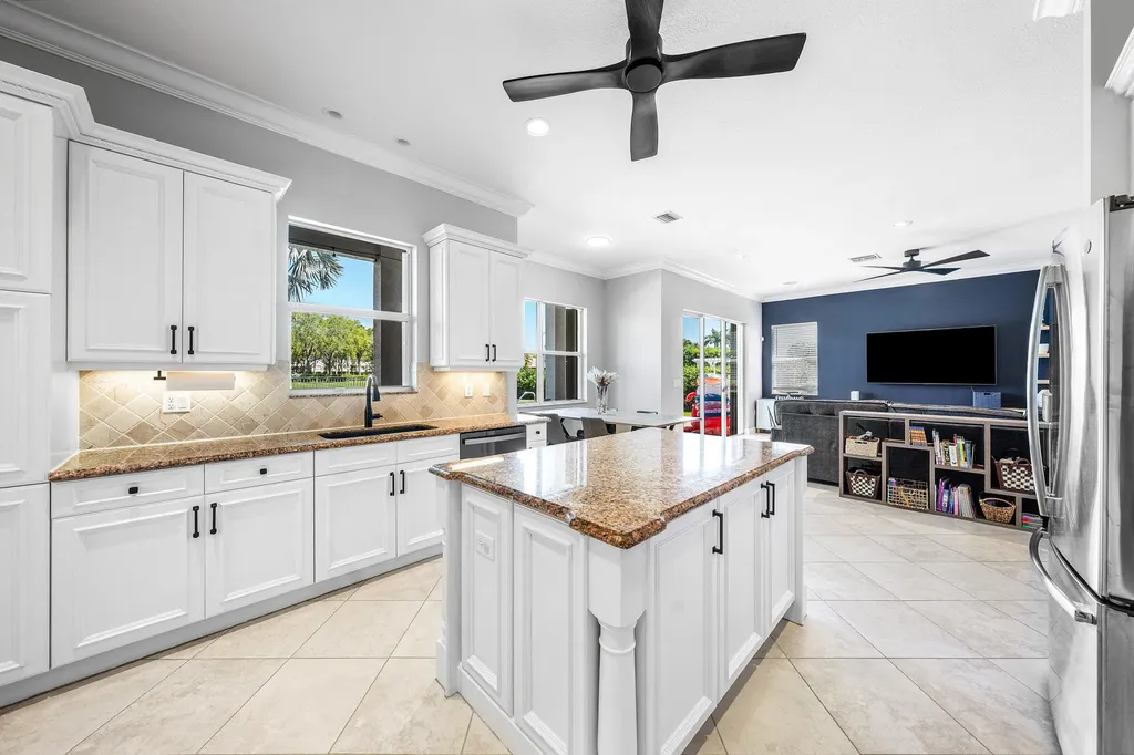 8867 Starhaven Cove Boynton Beach FL 33473