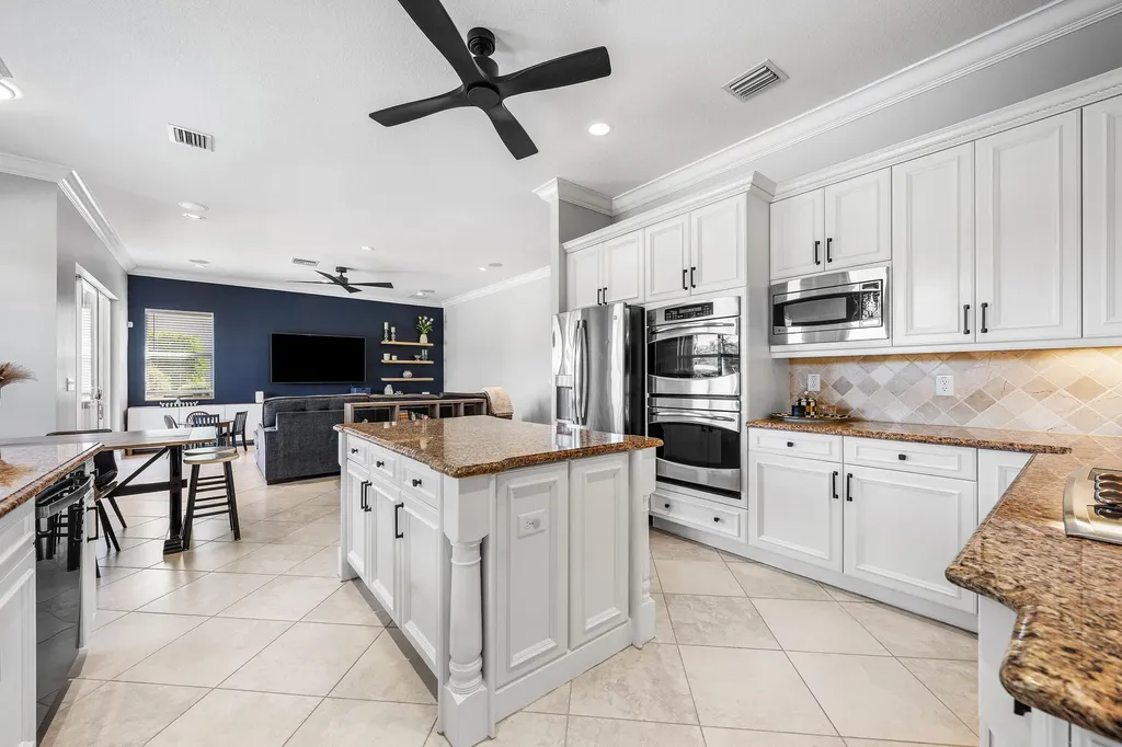 8867 Starhaven Cove Boynton Beach FL 33473