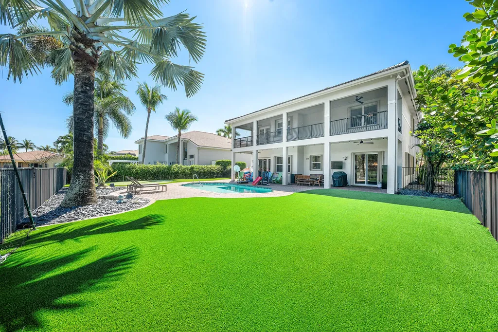 8867 Starhaven Cove Boynton Beach FL 33473