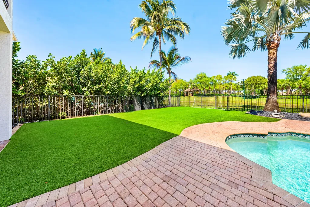 8867 Starhaven Cove Boynton Beach FL 33473