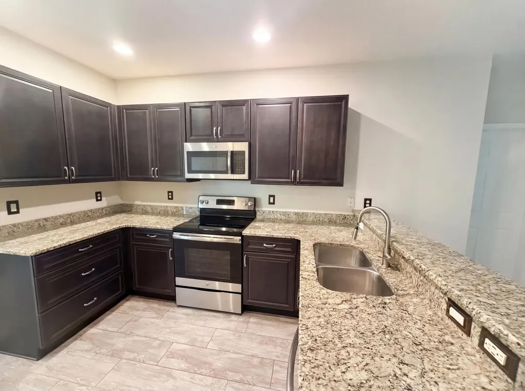 758 NE Hawks Ridge Way Port St Lucie FL 34983