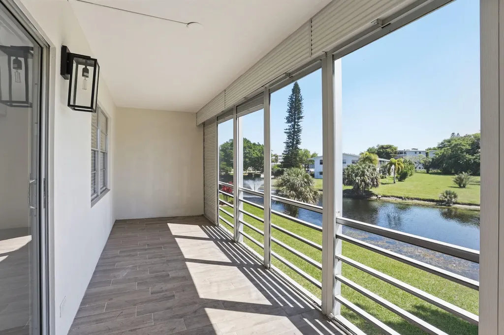 2005 Newport G Deerfield Beach FL 33442