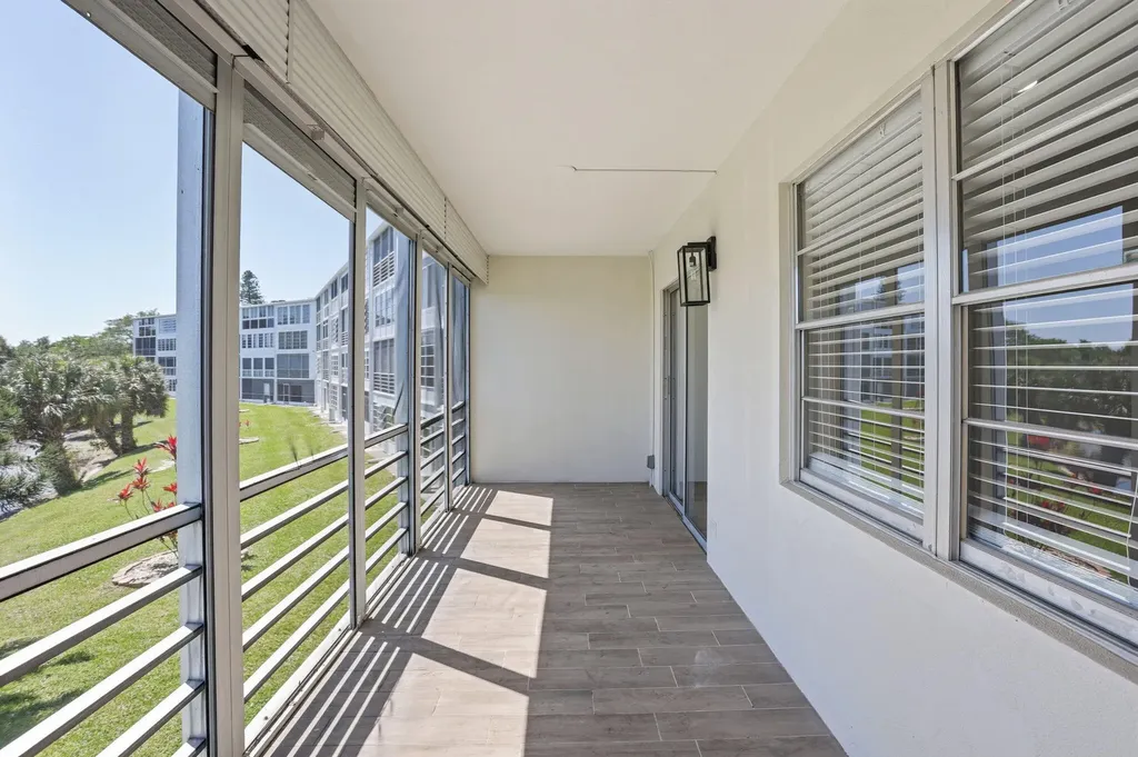 2005 Newport G Deerfield Beach FL 33442