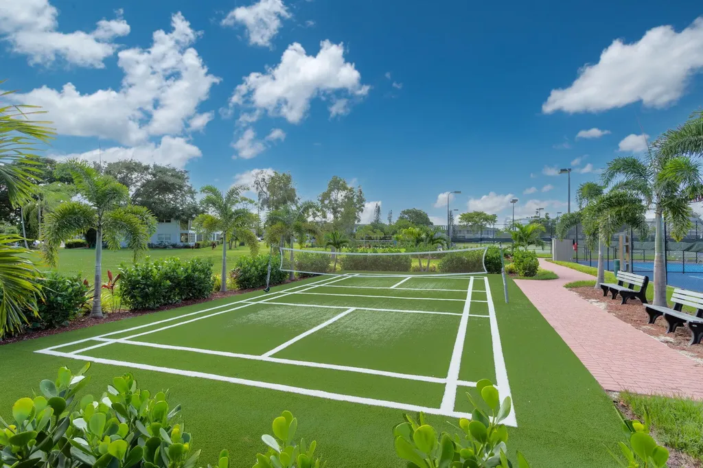 2005 Newport G Deerfield Beach FL 33442