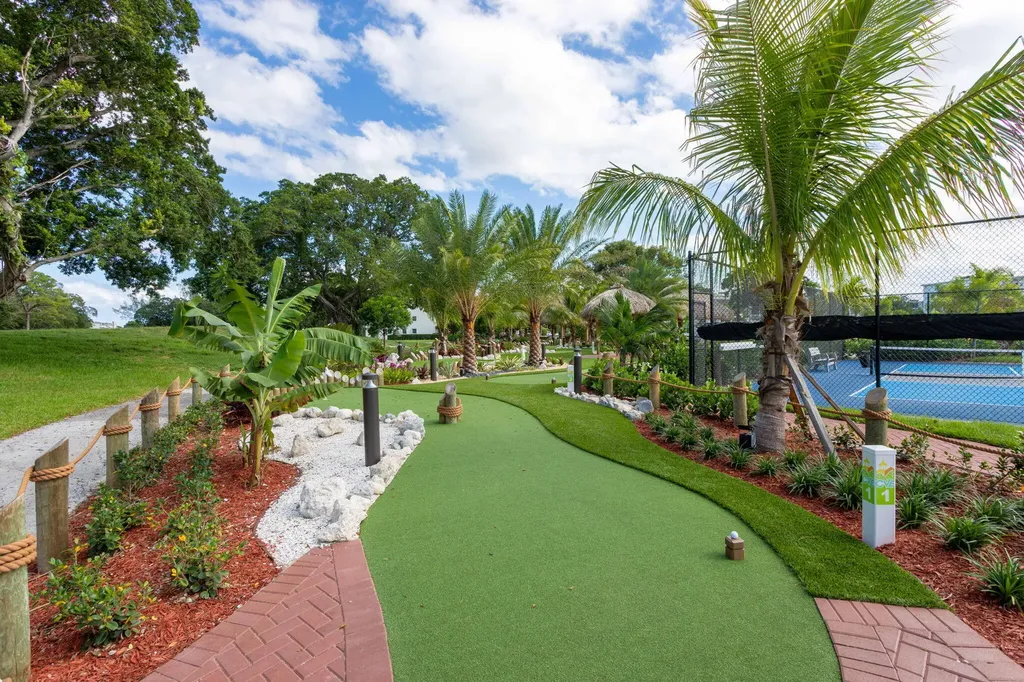 2005 Newport G Deerfield Beach FL 33442