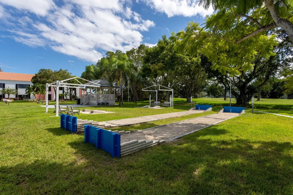 2005 Newport G Deerfield Beach FL 33442