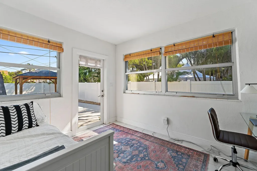423 Avenida Alegre West Palm Beach FL 33405