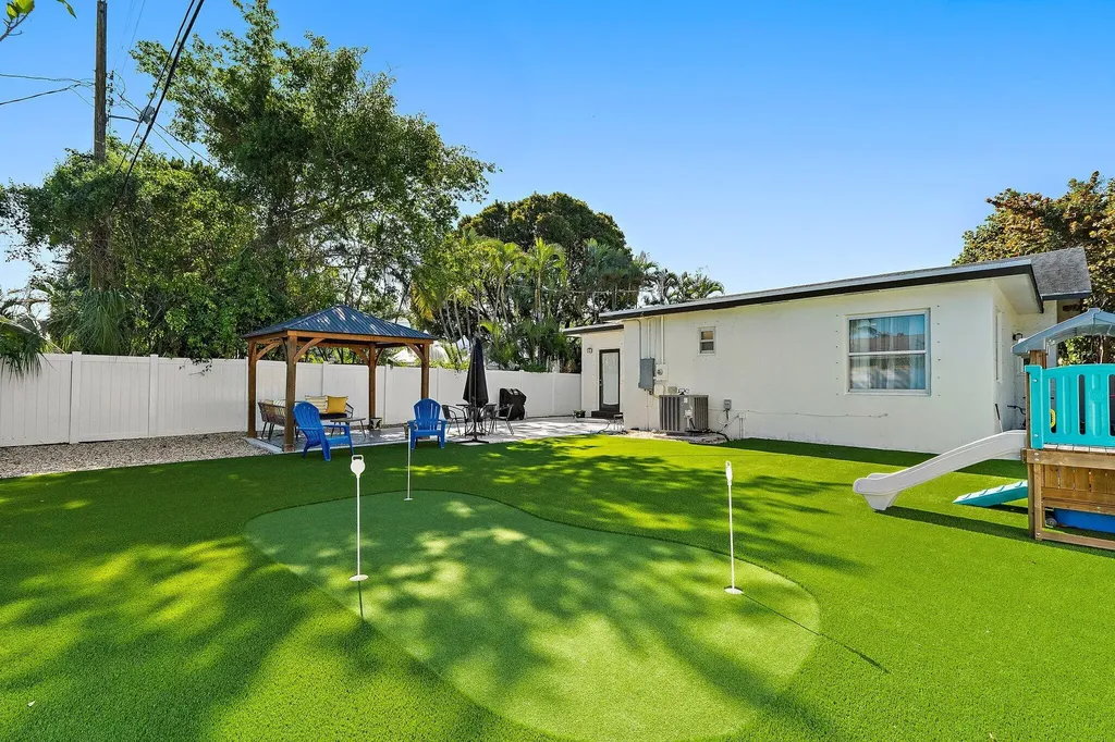 423 Avenida Alegre West Palm Beach FL 33405
