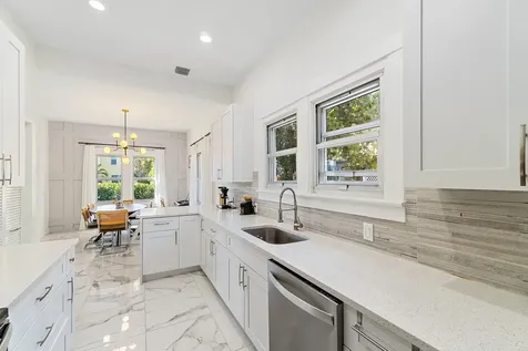 423 Avenida Alegre West Palm Beach FL 33405