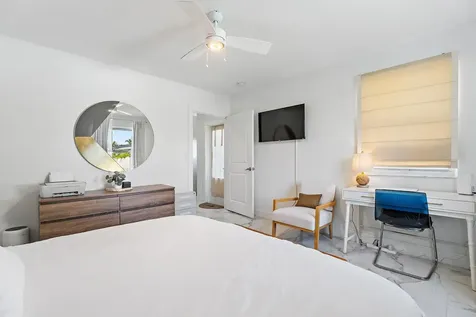 423 Avenida Alegre West Palm Beach FL 33405