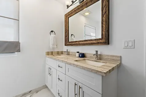 423 Avenida Alegre West Palm Beach FL 33405